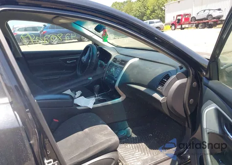 2015 Nissan Altima 2.5 S z USA, uszkodzony, nr VIN 1N4AL3AP1FN400837